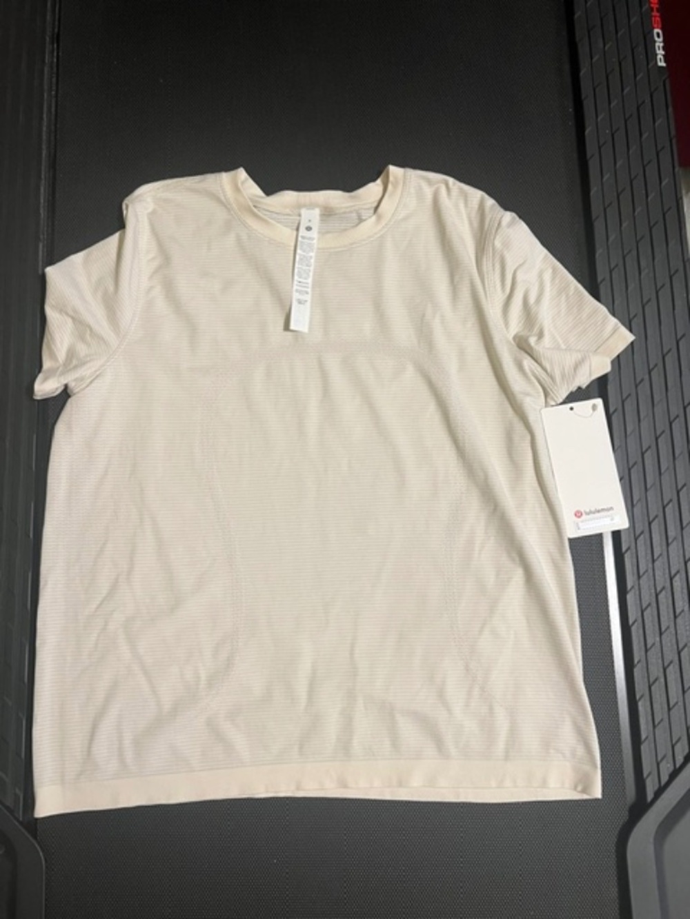 NWT - Lululemon Swiftly Relaxed Short Sleeve Size 8 in Light Beige